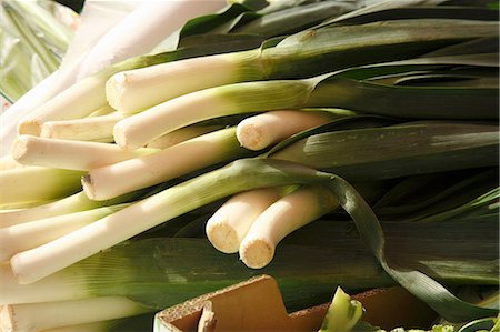 Fresh Green Onions at Farmer's Market in Bantry, Ireland Foto de stock - Sin royalties Premium, Código: 659-06152974