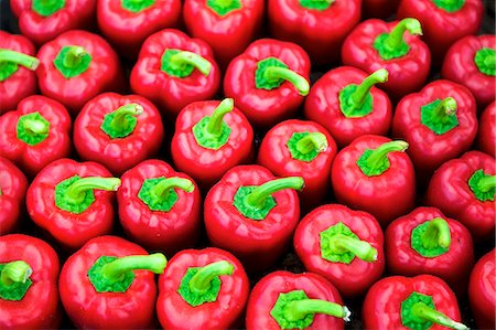 fresh bell peppers - Lots of red peppers (macro zoom) Stock Photo - Premium Royalty-Free, Code: 659-06153091