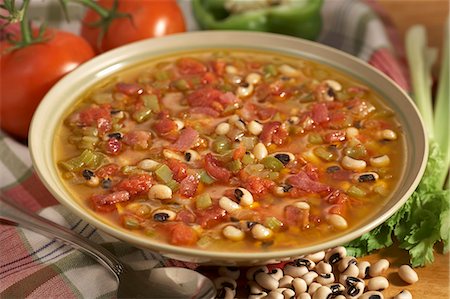 Bowl of Vegetable Soup Foto de stock - Sin royalties Premium, Código: 659-06153109