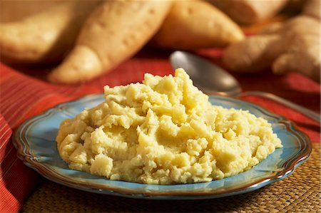 Dish of Mashed Potatoes Stock Photo - Premium Royalty-Free, Code: 659-06153112