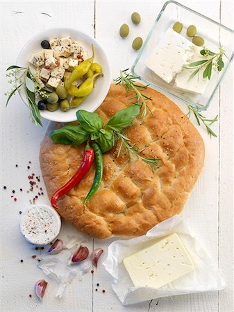 flat bread - Unleavened bread, sheep's cheese, olives and jalapeños Stock Photo - Premium Royalty-Free, Code: 659-06153267