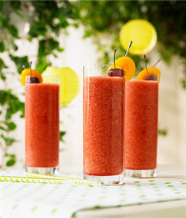 summer drinks - Frozen Orchard cocktails Foto de stock - Sin royalties Premium, Código: 659-06153529