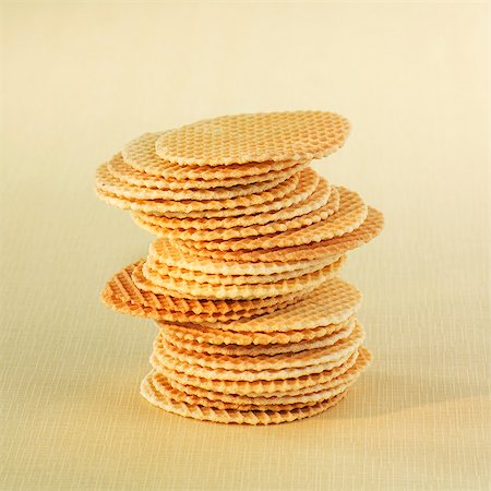 simsearch:659-07597395,k - Stacked paper baking cups Foto de stock - Sin royalties Premium, Código: 659-06153576