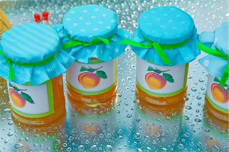 simsearch:659-07027497,k - Peach jam in a jar Stock Photo - Premium Royalty-Free, Code: 659-06153636