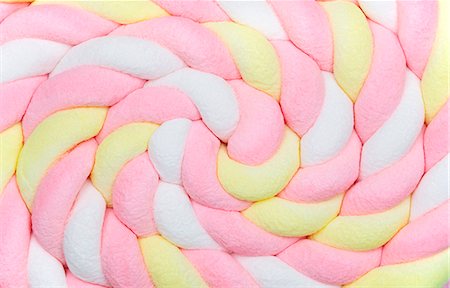 simsearch:659-06152792,k - Rolled marshmallow braid Stock Photo - Premium Royalty-Free, Code: 659-06153748