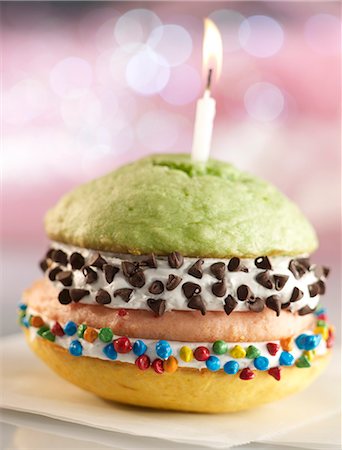small cake - Double Decker Birthday Whoopie Pie with Three Different Flavored Cakes and Chocolate Chips Stock Photo - Premium Royalty-Free, Code: 659-06153838