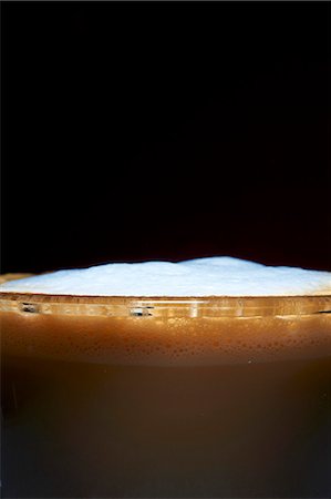 Foamed Milk on Latte; Close Up Foto de stock - Sin royalties Premium, Código: 659-06153991