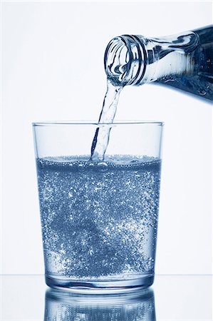 Glass of mineralwater Foto de stock - Sin royalties Premium, Código: 659-06184146