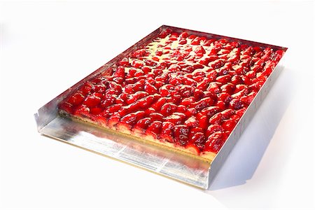 sheet - Strawberry cake on a baking tray Stock Photo - Premium Royalty-Free, Code: 659-06184241