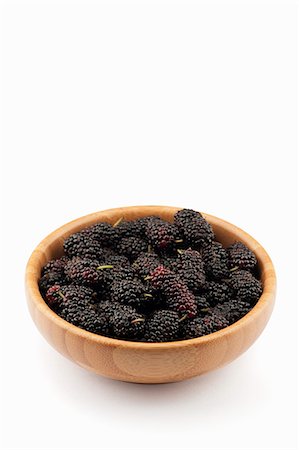 Mulberries in a wooden bowl Stock Photo - Premium Royalty-Free, Code: 659-06184613