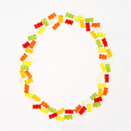 Gummi bears forming the letter O Stock Photo - Premium Royalty-Free, Code: 659-06185044