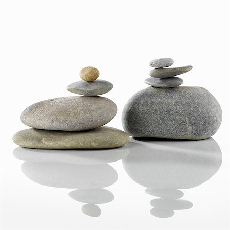 diferente - Stacks of assorted pebbles Foto de stock - Sin royalties Premium, Código: 659-06185204