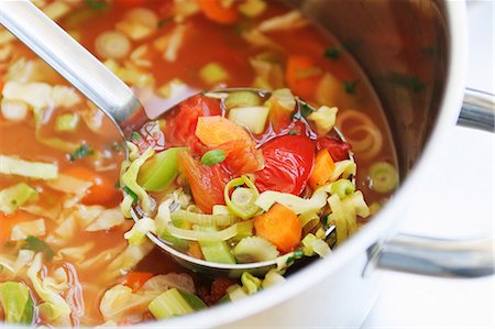 Vegetable soup Foto de stock - Sin royalties Premium, Código: 659-06185268