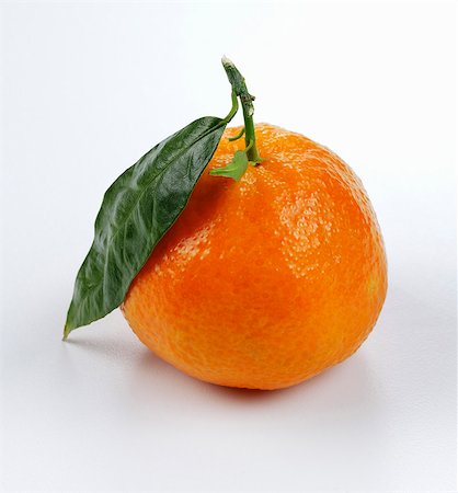 Clementine with leaf Stock Photo - Premium Royalty-Free, Code: 659-06185541