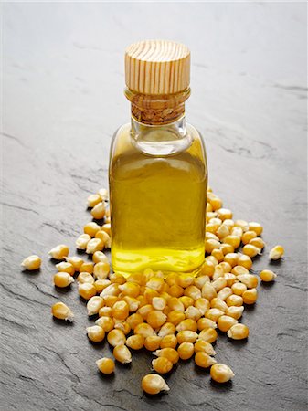 simsearch:659-07028667,k - Corn oil and corn kernels Stock Photo - Premium Royalty-Free, Code: 659-06185799