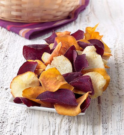 Gourmet Chips Seasoned with Sea Salt Fotografie stock - Premium Royalty-Free, Codice: 659-06185852