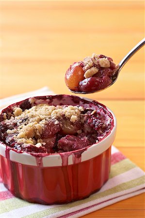 simsearch:659-06372351,k - Cherry cobbler (USA) Stock Photo - Premium Royalty-Free, Code: 659-06185875