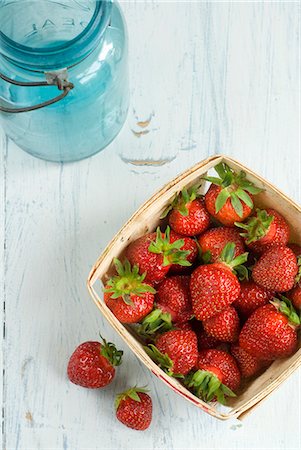 strawberries birds eye view - Fresh Picked Maine Strawberries in a Basket Stock Photo - Premium Royalty-Free, Code: 659-06185940
