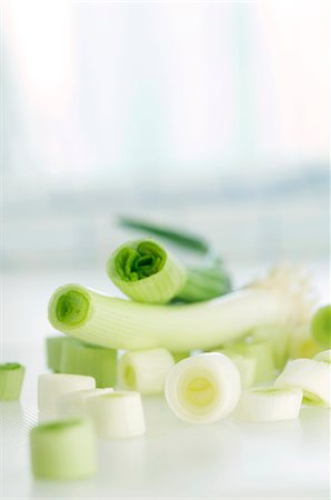 spring onion - Spring onions, whole and sliced Foto de stock - Sin royalties Premium, Código: 659-06186025