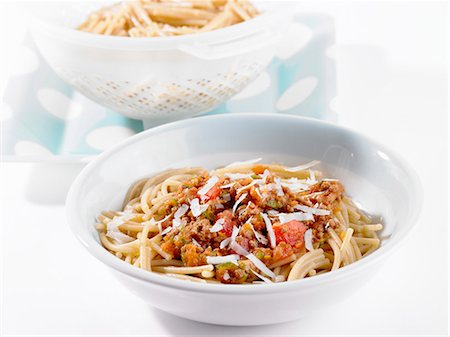 spaghetti - Spaghettis à la bolognaise Photographie de stock - Premium Libres de Droits, Code: 659-06186107