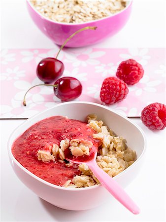 Oats with a raspberry and cherry purée Stock Photo - Premium Royalty-Free, Code: 659-06186127