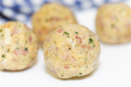 Raw bacon dumplings Foto de stock - Sin royalties Premium, Código: 659-06186121