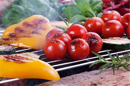 simsearch:659-07958279,k - Grilled vegetables on a barbecue Stock Photo - Premium Royalty-Free, Code: 659-06186159