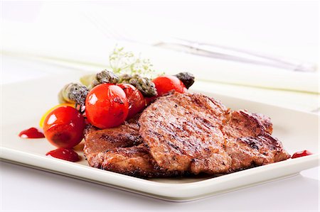 simsearch:659-06186388,k - Grilled pork collar steak with a side of vegetables Stock Photo - Premium Royalty-Free, Code: 659-06186182