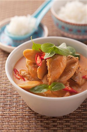 simsearch:659-08513019,k - Poulet au curry avec du riz (Thaïlande) Photographie de stock - Premium Libres de Droits, Code: 659-06186331