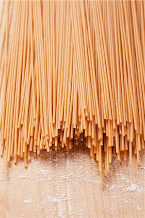 Wholemeal spaghetti Stock Photo - Premium Royalty-Free, Code: 659-06186687