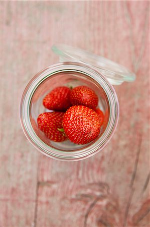 strawberries birds eye view - Strawberries in a jar Stock Photo - Premium Royalty-Free, Code: 659-06186859