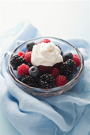 fruits - Berries with yogurt Stock Photo - Premium Royalty-Free, Code: 659-06186886