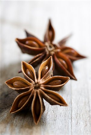 Two star anise Stock Photo - Premium Royalty-Free, Code: 659-06186940