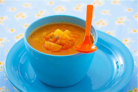 simsearch:659-08905895,k - Pumpkin soup in a blue bowl Stock Photo - Premium Royalty-Free, Code: 659-06186968