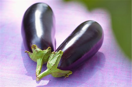 Two aubergines Stock Photo - Premium Royalty-Free, Code: 659-06187056