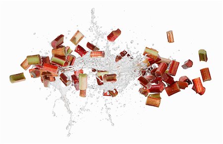 simsearch:659-06187108,k - Rhubarb slices with a water splash Fotografie stock - Premium Royalty-Free, Codice: 659-06187128
