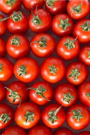 etliche - Roma Tomaten (von oben gesehen) Stockbilder - Premium RF Lizenzfrei, Bildnummer: 659-06187165