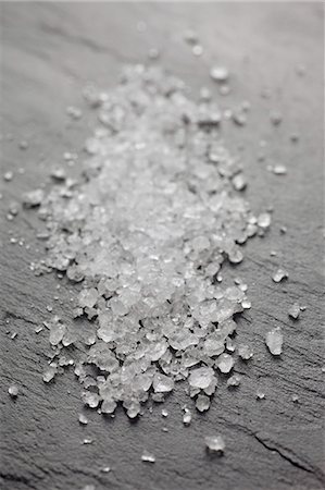 salts - Jonathan de sel sur une surface ardoise Photographie de stock - Premium Libres de Droits, Code: 659-06187239