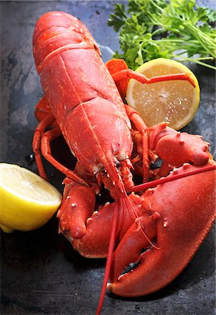 Cooked lobster with lemon Foto de stock - Sin royalties Premium, Código: 659-06187384