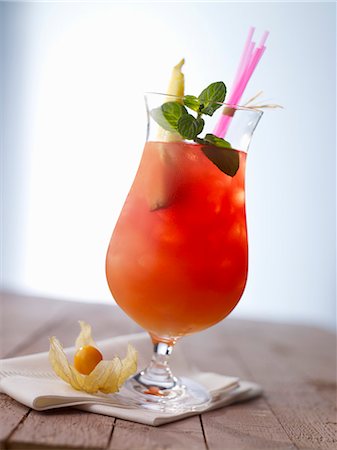 drink (non-alcohol) - 'All Together' (cocktail) with exotic fruit Stock Photo - Premium Royalty-Free, Code: 659-06187688