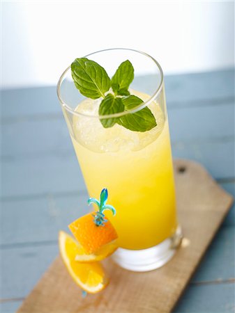 « Jus de rêve » (cocktail) Photographie de stock - Premium Libres de Droits, Code: 659-06187693