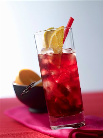 port wine - 'Port in a Storm' (cocktail with port wine and cognac) Stock Photo - Premium Royalty-Free, Code: 659-06187715