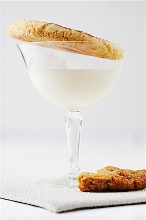 simsearch:659-06153757,k - Milk in a Stem Glass with Snickerdoodles Stock Photo - Premium Royalty-Free, Code: 659-06187775