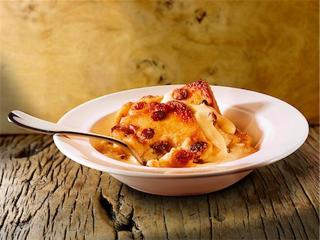 simsearch:659-07597517,k - Bread and butter pudding (UK) Stock Photo - Premium Royalty-Free, Code: 659-06187814