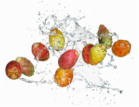 fruit splash - Prickly pears and water Stock Photo - Premium Royalty-Free, Code: 659-06187855