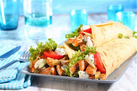 simsearch:659-06187883,k - Chicken wraps Foto de stock - Sin royalties Premium, Código: 659-06187883