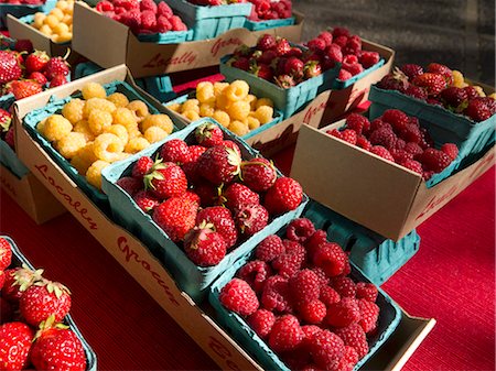 simsearch:659-08906196,k - Fresh Berries at a Farmers Market in Portland Oregon Foto de stock - Sin royalties Premium, Código: 659-06187952