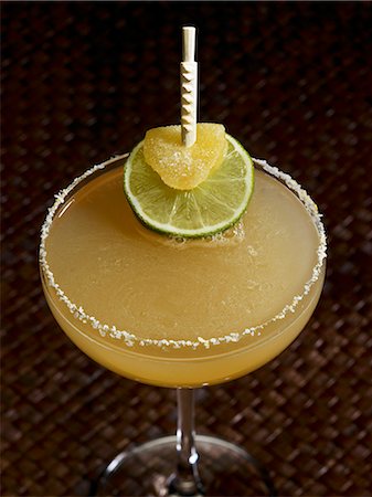 simsearch:659-06187708,k - Pineapple Margarita with Fruit Garnish Foto de stock - Sin royalties Premium, Código: 659-06188174