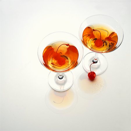 Martinis mit Kirschen Stockbilder - Premium RF Lizenzfrei, Bildnummer: 659-06188313
