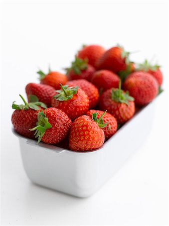 simsearch:659-07027527,k - Fresh strawberries in a container Stock Photo - Premium Royalty-Free, Code: 659-06188389